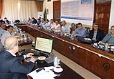 برگزاری نشست یک روزه بررسی اثرات بازسازی ذخایر آبزیان دریایی (میگو و ماهیان دریایی) 