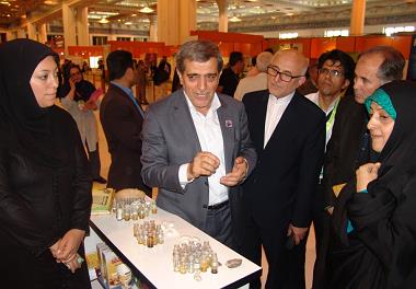 ارائه دستاورد جدید موسسه در سومین جشنواره و نمایشگاه ملی گیاهان دارویی ایران 