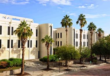 حضور عضو هیئت علمی موسسه در دانشگاه سلطان قابوس- عمان