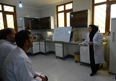 برگزاری کارگاه آموزشی اصول بافت شناسی و رنگ آمیزی ماهی در مرکز تحقیقات یاسوج