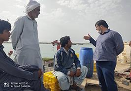 بازدید از اسکله صیادی جد و مشارکت در حرکت آموزشی بنیاد خیریه انجمن یاران دانش و مهر