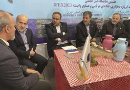 بازدید رئیس سازمان شیلات ایران از غرفه موسسه