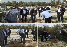 کاشت نهال توسط رییس و معاون پژوهشی موسسه تحقیقات علوم شیلاتی کشور در بوشهر